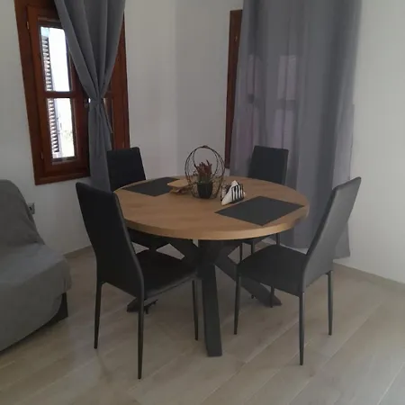 Oasis 2 * Megisti